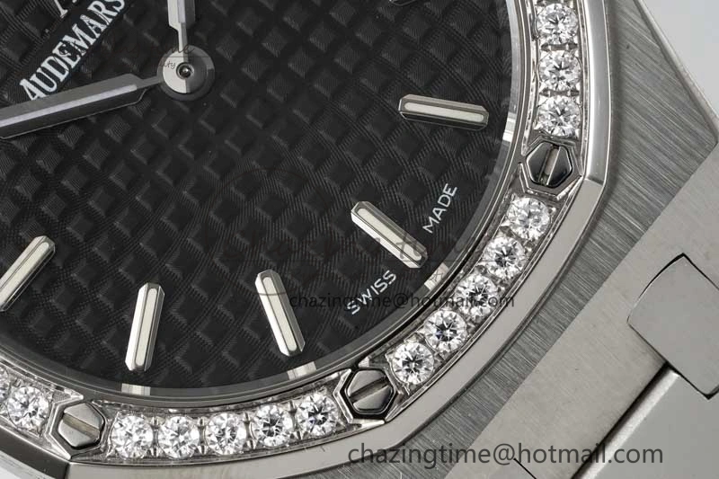 Royal Oak 33mm Ladies SS 8F Best Edition Black Dial Diamonds Bezel on SS Bracelet Quartz