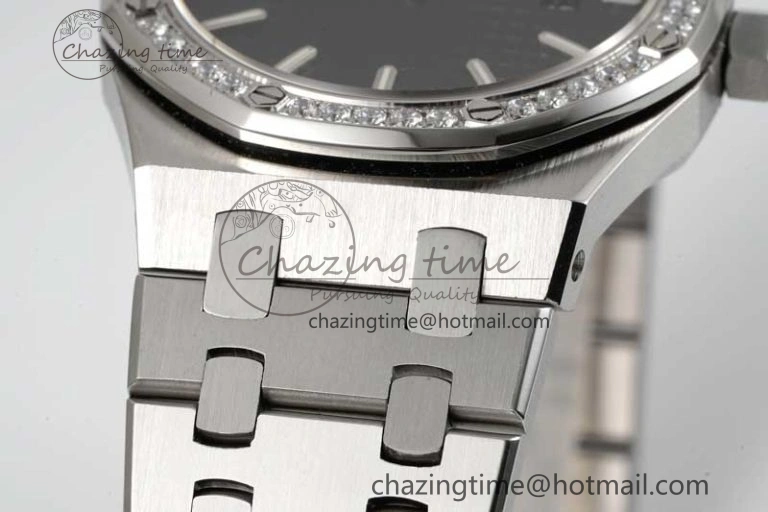 Royal Oak 33mm Ladies SS 8F Best Edition Black Dial Diamonds Bezel on SS Bracelet Quartz