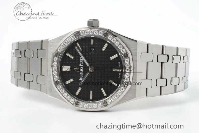 Royal Oak 33mm Ladies SS 8F Best Edition Black Dial Diamonds Bezel on SS Bracelet Quartz