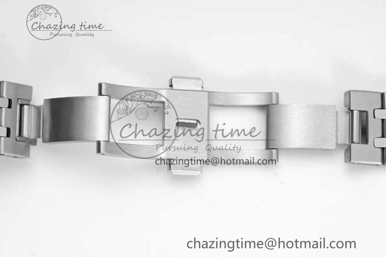 Royal Oak 33mm Ladies SS 8F Best Edition Black Dial on SS Bracelet Quartz