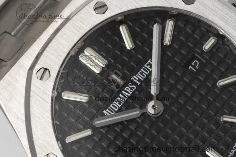 Royal Oak 33mm Ladies SS 8F Best Edition Black Dial on SS Bracelet Quartz