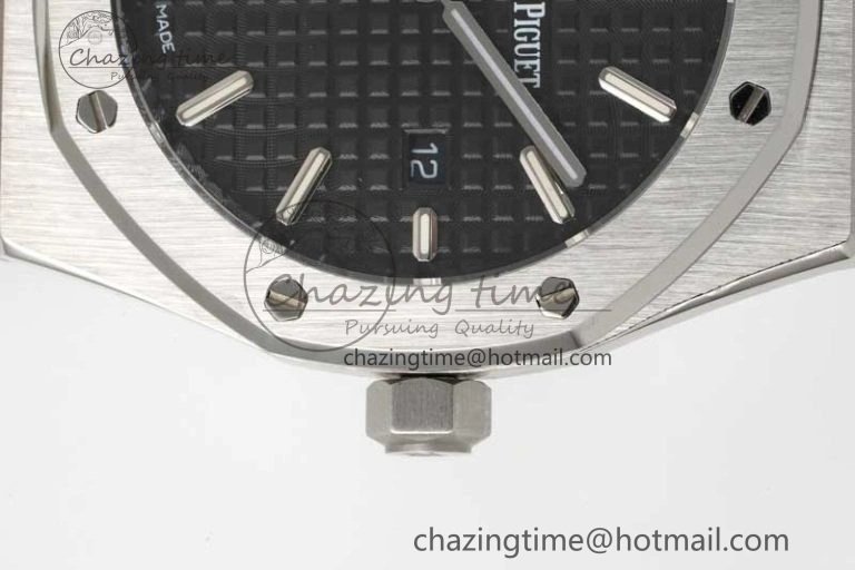 Royal Oak 33mm Ladies SS 8F Best Edition Black Dial on SS Bracelet Quartz