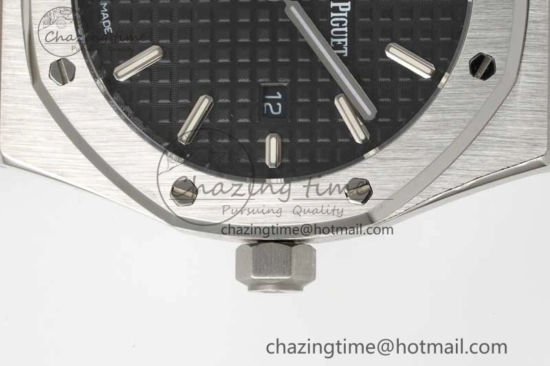 Royal Oak 33mm Ladies SS 8F Best Edition Black Dial on SS Bracelet Quartz