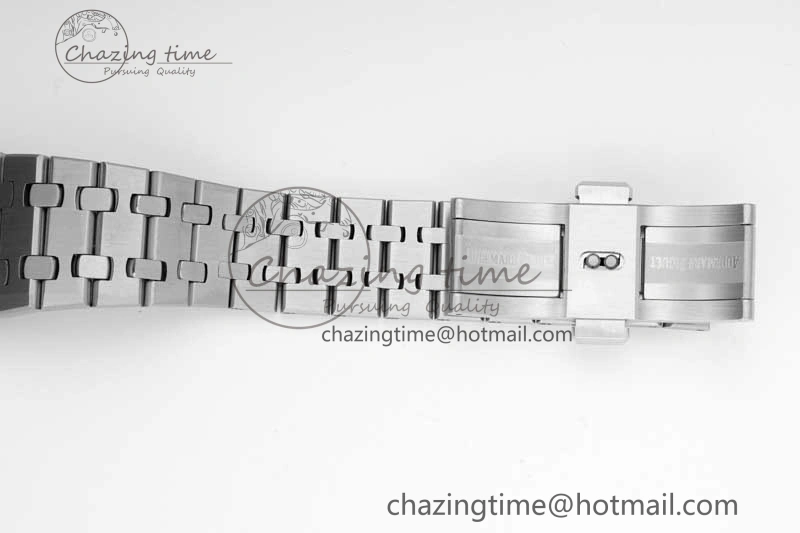 Royal Oak 33mm Ladies SS 8F Best Edition Blue Dial Diamonds Bezel on SS Bracelet Quartz