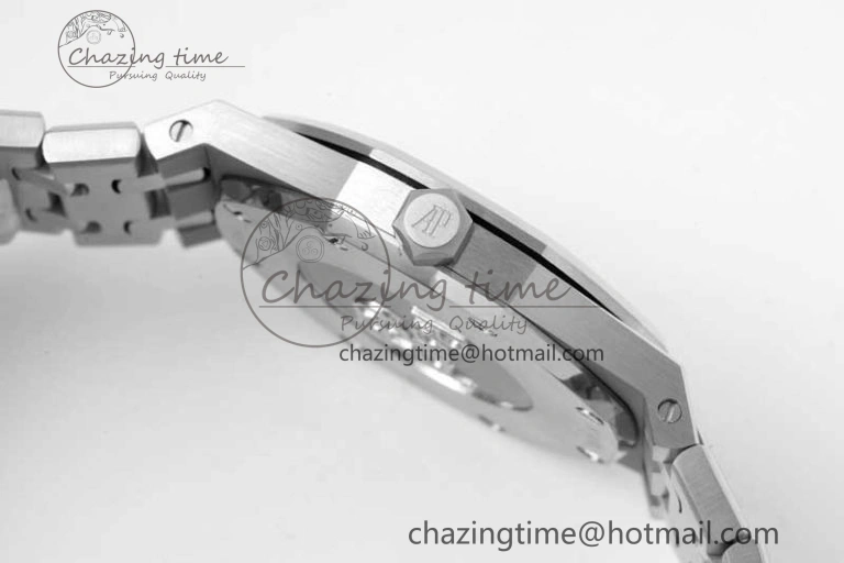 Royal Oak 33mm Ladies SS 8F Best Edition Blue Dial Diamonds Bezel on SS Bracelet Quartz