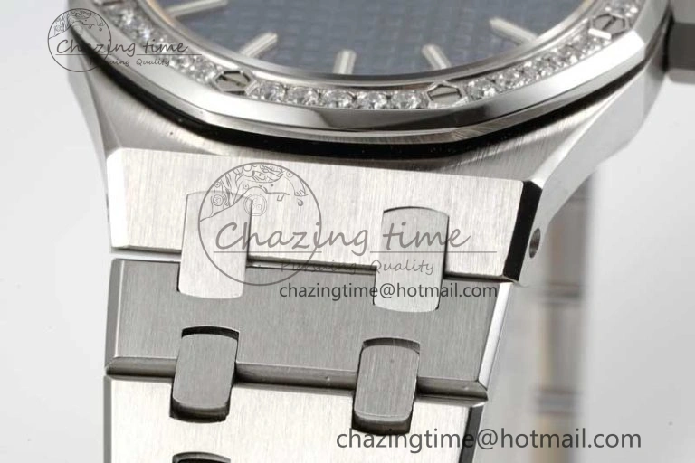 Royal Oak 33mm Ladies SS 8F Best Edition Blue Dial Diamonds Bezel on SS Bracelet Quartz