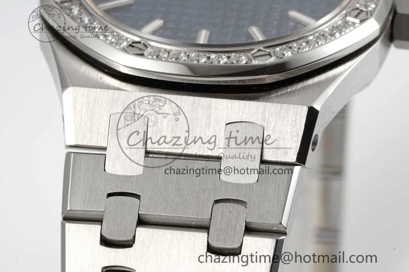 Royal Oak 33mm Ladies SS 8F Best Edition Blue Dial Diamonds Bezel on SS Bracelet Quartz