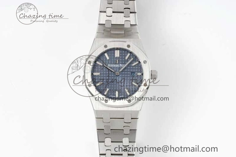 Royal Oak 33mm Ladies SS 8F Best Edition Blue Dial on SS Bracelet Quartz