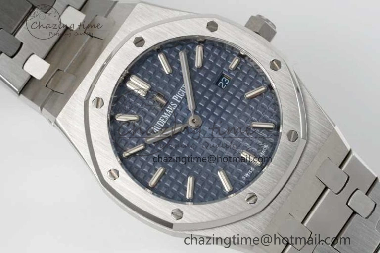 Royal Oak 33mm Ladies SS 8F Best Edition Blue Dial on SS Bracelet Quartz