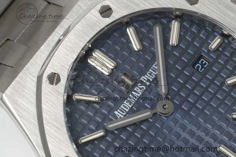 Royal Oak 33mm Ladies SS 8F Best Edition Blue Dial on SS Bracelet Quartz