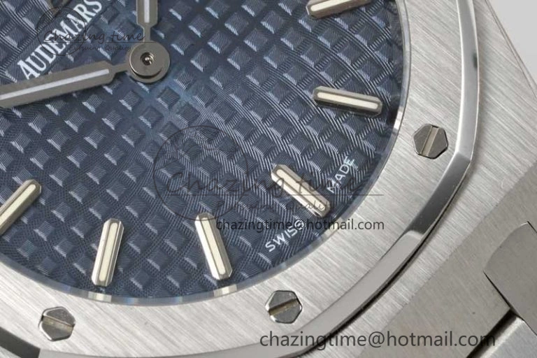 Royal Oak 33mm Ladies SS 8F Best Edition Blue Dial on SS Bracelet Quartz
