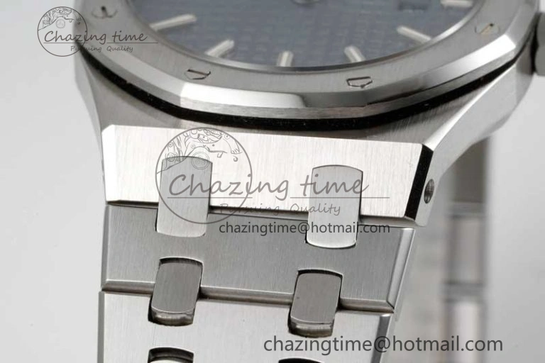 Royal Oak 33mm Ladies SS 8F Best Edition Blue Dial on SS Bracelet Quartz