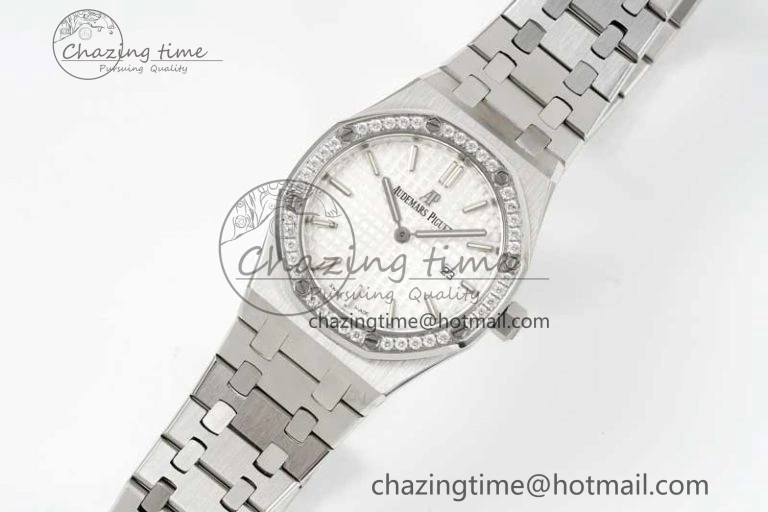 Royal Oak 33mm Ladies SS 8F Best Edition White Dial Diamonds Bezel on SS Bracelet Quartz