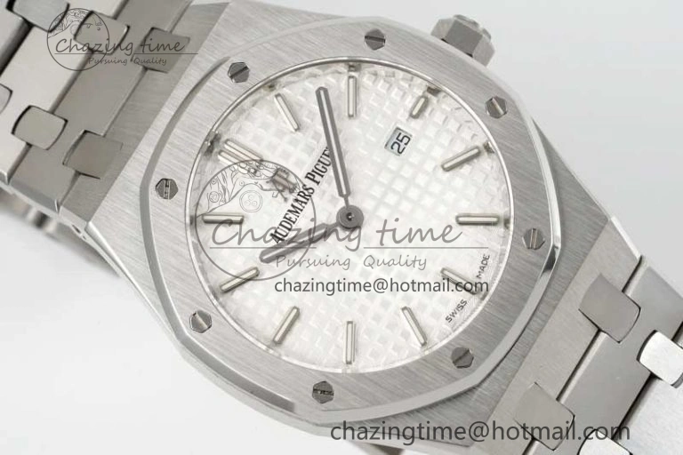 Royal Oak 33mm Ladies SS 8F Best Edition White Dial on SS Bracelet Quartz