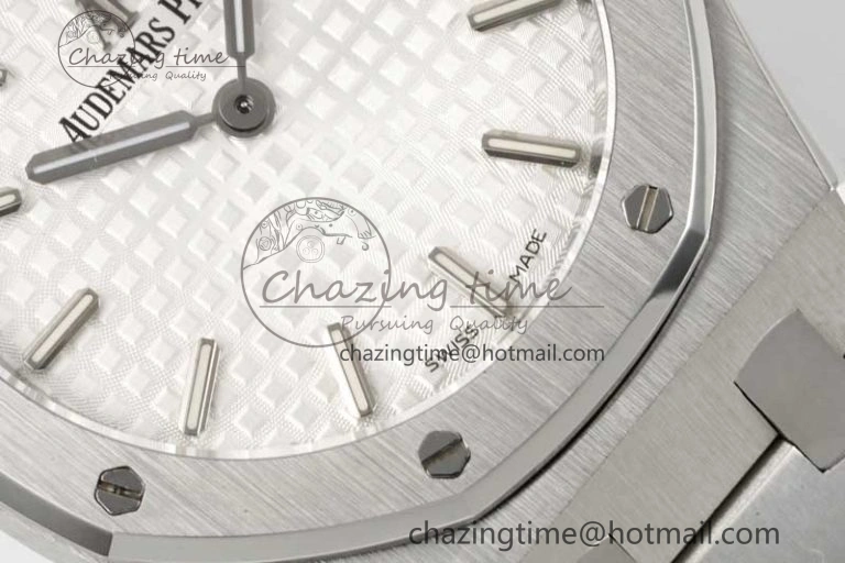 Royal Oak 33mm Ladies SS 8F Best Edition White Dial on SS Bracelet Quartz