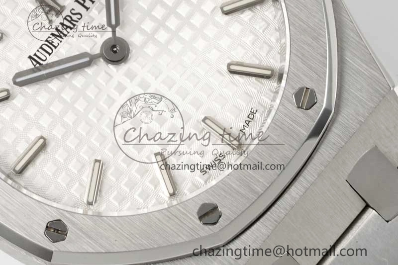 Royal Oak 33mm Ladies SS 8F Best Edition White Dial on SS Bracelet Quartz