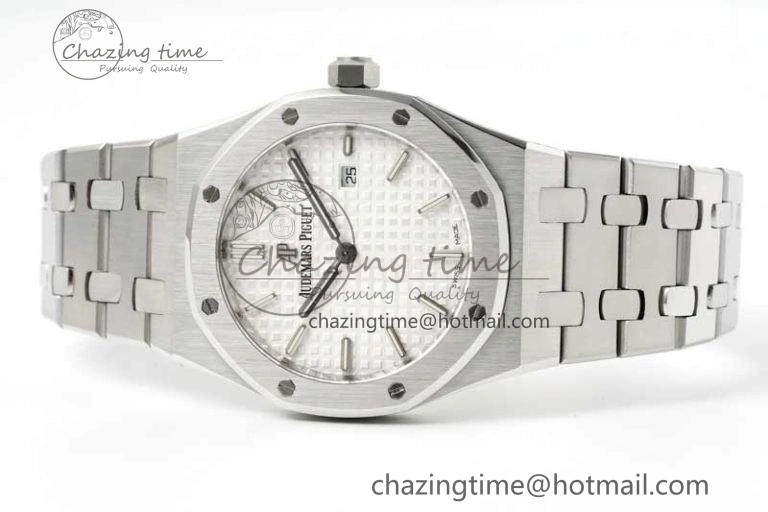Royal Oak 33mm Ladies SS 8F Best Edition White Dial on SS Bracelet Quartz