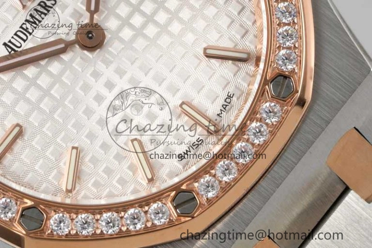 Royal Oak 33mm Ladies SS RG 8F Best Edition White Dial Diamonds Bezel on SS RG Bracelet Quartz