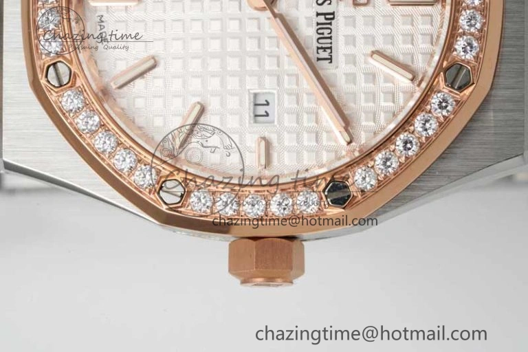 Royal Oak 33mm Ladies SS RG 8F Best Edition White Dial Diamonds Bezel on SS RG Bracelet Quartz