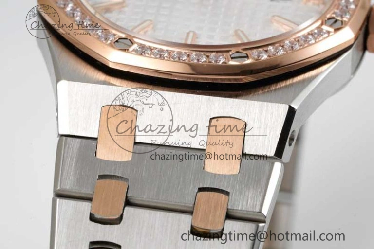 Royal Oak 33mm Ladies SS RG 8F Best Edition White Dial Diamonds Bezel on SS RG Bracelet Quartz