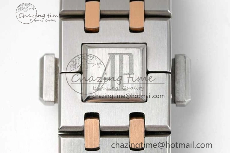 Royal Oak 33mm Ladies SS RG 8F Best Edition White Dial on SS RG Bracelet Quartz
