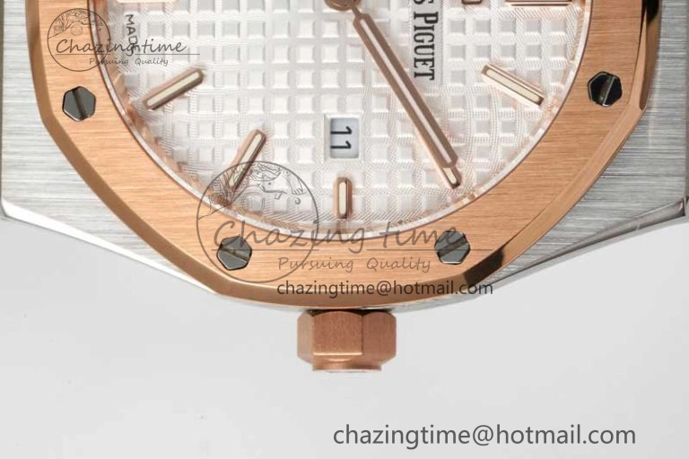 Royal Oak 33mm Ladies SS RG 8F Best Edition White Dial on SS RG Bracelet Quartz