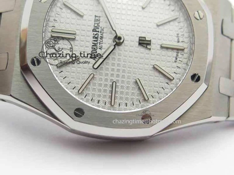 Royal Oak 39mm 15202 SS White Dial On SS Bracelet MIYOTA9015