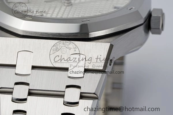 Royal Oak 41mm 15510 “50th Anniversary” SS ZF 1:1 Best Edition White Textured Dial on SS Bracelet A4302