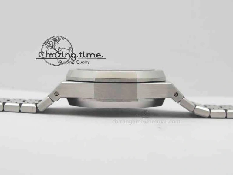 Royal Oak 41mm 26331 Chrono SS White Textured Dial Black Subdial On SS Bracelet A7750