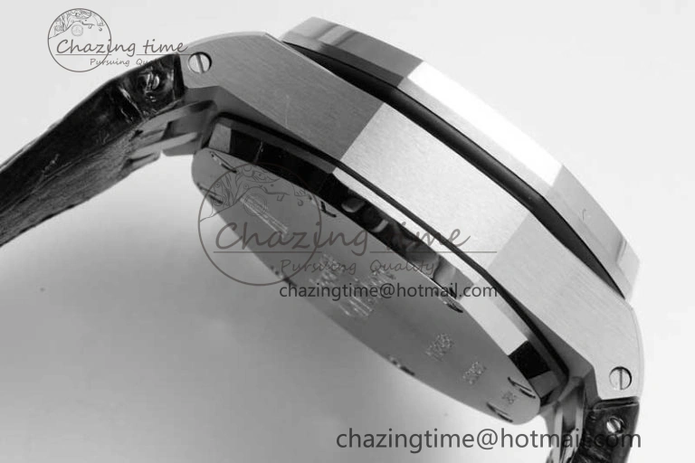 Royal Oak Offshore 42mm SS APF 1:1 Best Edition White Black Dial on Black Leather Strap A7750