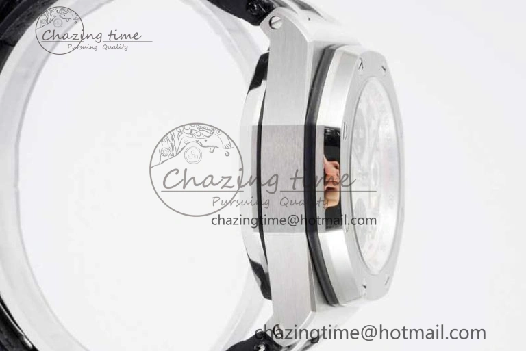 Royal Oak Offshore 42mm SS APF 1:1 Best Edition White Black Dial on Black Leather Strap A7750