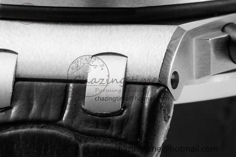 Royal Oak Offshore 42mm SS APF 1:1 Best Edition White Black Dial on Black Leather Strap A7750