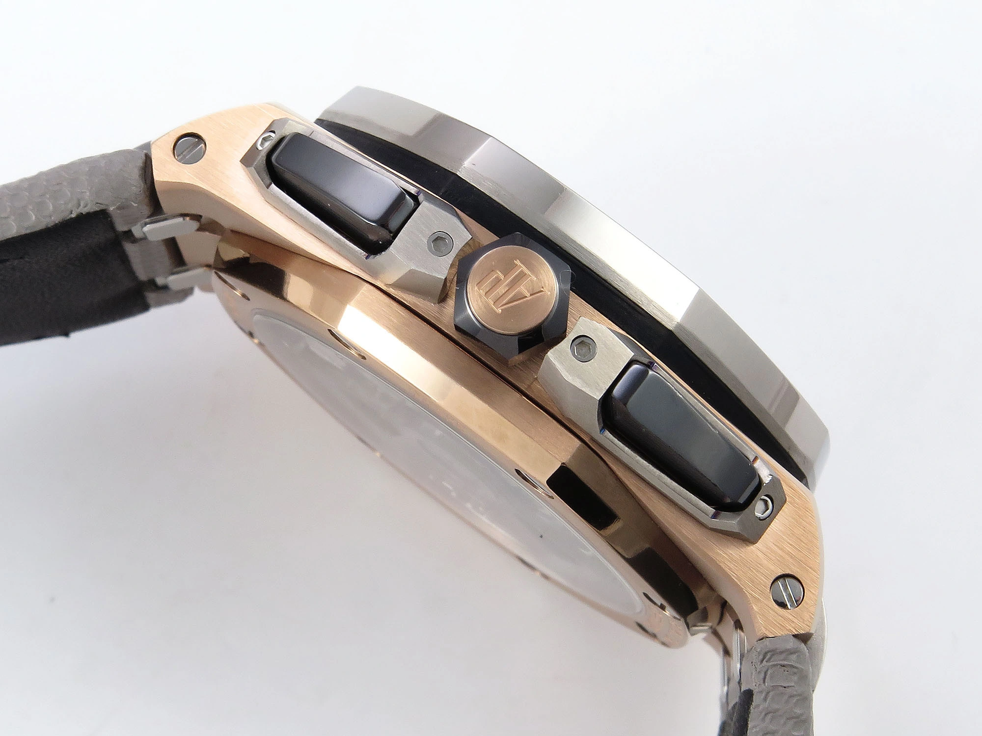 Royal Oak Offshore 43mm 26420oi RG Titanium APPF Best Edition Gray Dial on Gray Nylon Strap A4401