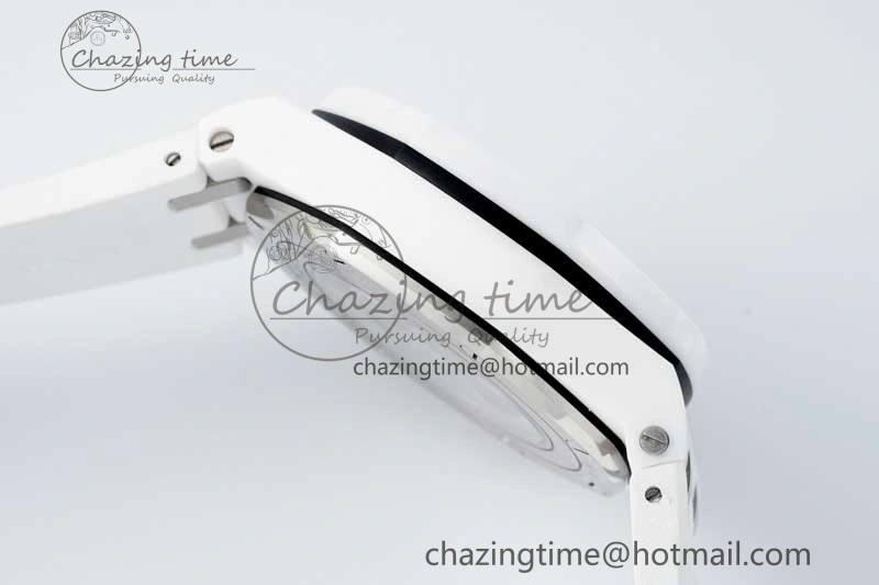 Royal Oak Offshore 44mm White Ceramic APF 1:1 Best Edition White Dial on Rubber Strap A3126