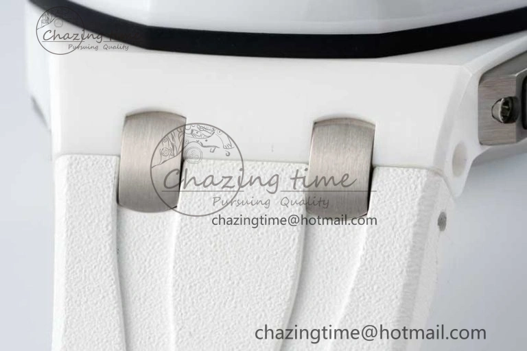 Royal Oak Offshore 44mm White Ceramic APF 1:1 Best Edition White Dial on Rubber Strap A3126