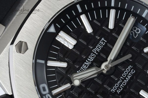 Royal Oak Offshore Diver 15703 RSF 1:1 Best Edition on Rubber Strap A2824