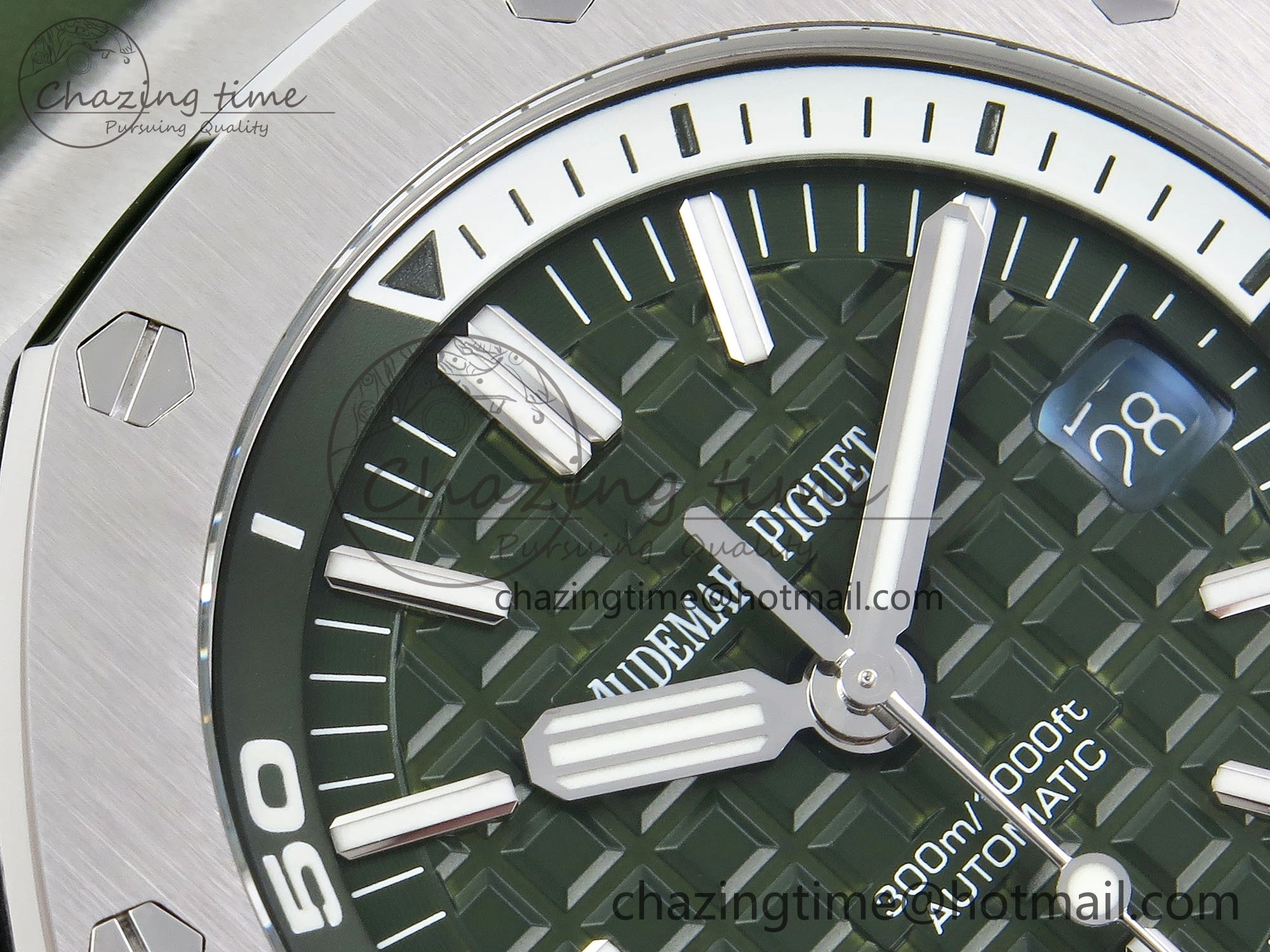 Royal Oak Offshore Diver 15710 IPF 1:1 Best Edition Green Dial on Green Rubber Strap SA3120 Super Clone