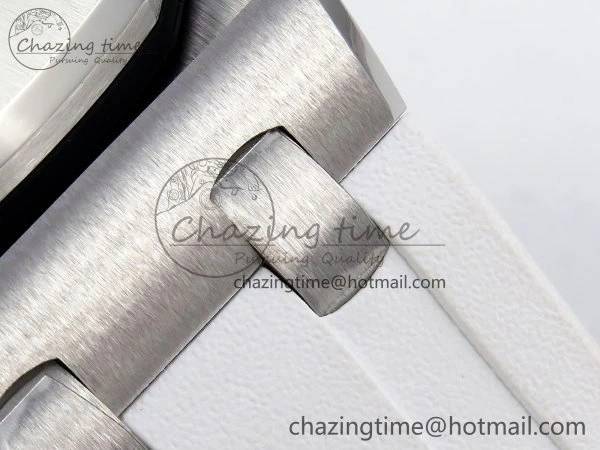 Royal Oak Offshore Diver 15710 IPF 1:1 Best Edition White Dial on White Rubber Strap SA3120 Super Clone