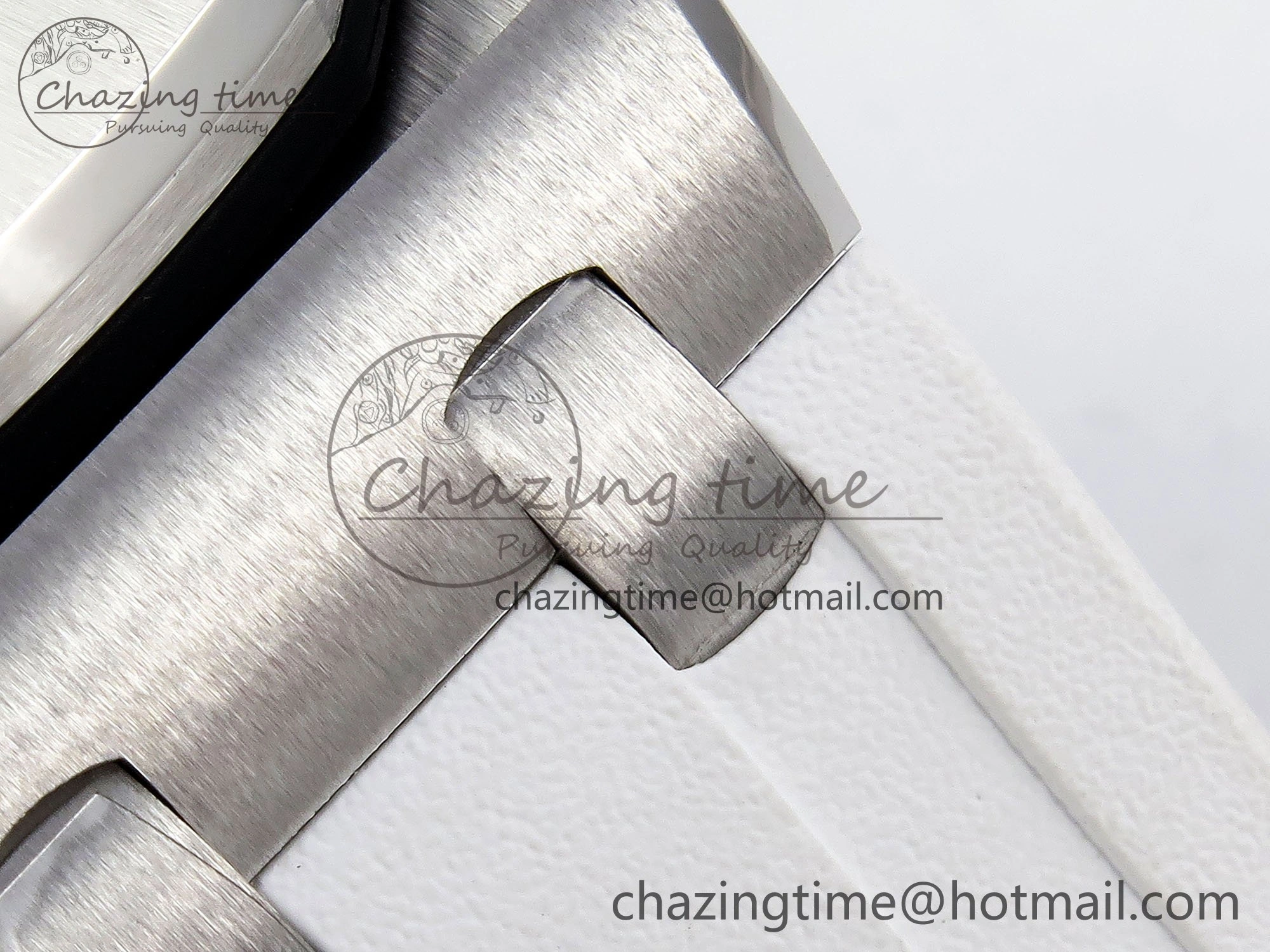 Royal Oak Offshore Diver 15710 IPF 1:1 Best Edition White Dial on White Rubber Strap SA3120 Super Clone