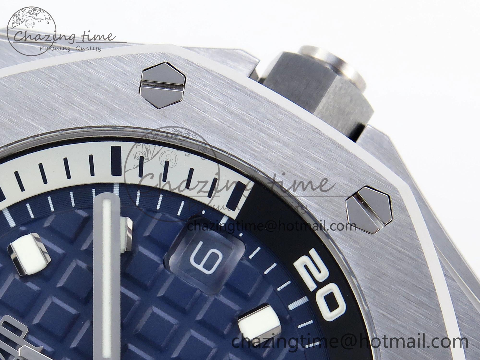 Royal Oak Offshore Diver 15720 APSF 1:1 Best Edition Blue Dial on Blue Rubber Strap SA4308