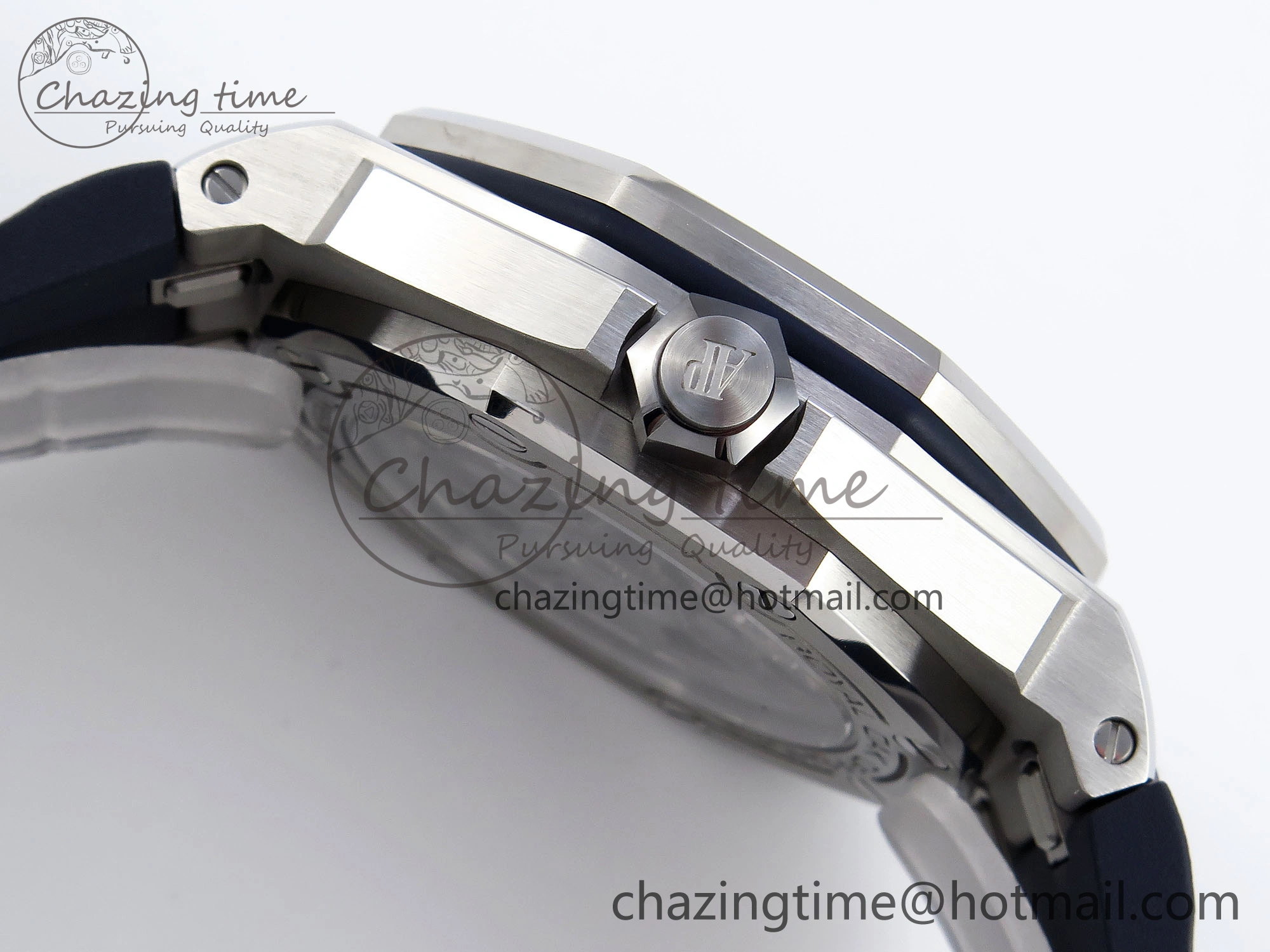 Royal Oak Offshore Diver 15720 APSF 1:1 Best Edition Blue Dial on Blue Rubber Strap SA4308