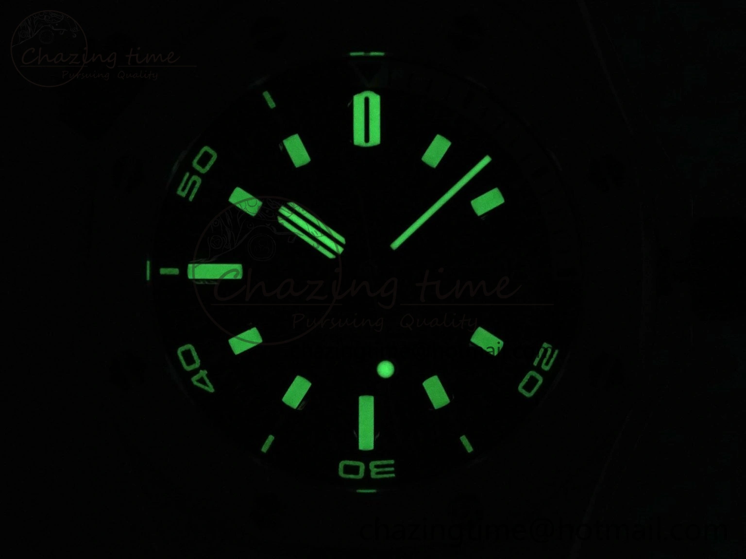 Royal Oak Offshore Diver 15720 APSF 1:1 Best Edition Gray Dial on Gray Rubber Strap SA4308