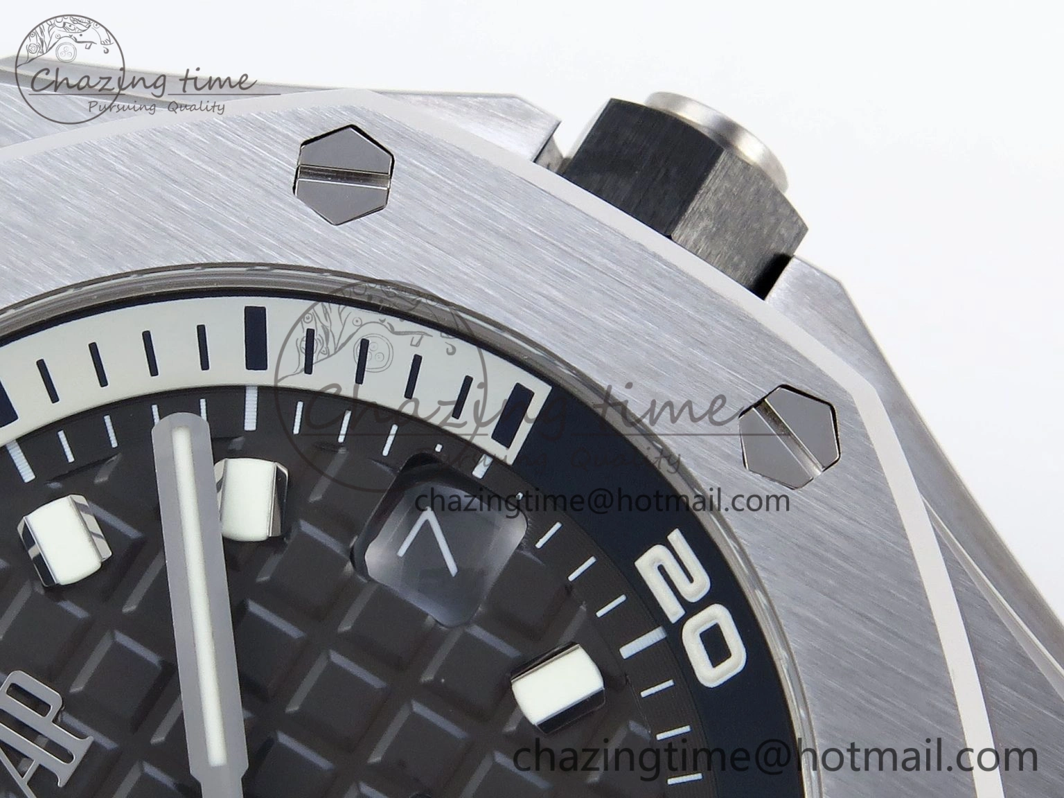 Royal Oak Offshore Diver 15720 APSF 1:1 Best Edition Gray Dial on Gray Rubber Strap SA4308