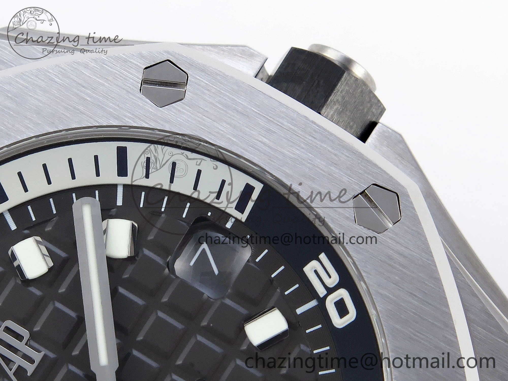 Royal Oak Offshore Diver 15720 APSF 1:1 Best Edition Gray Dial on Gray Rubber Strap SA4308