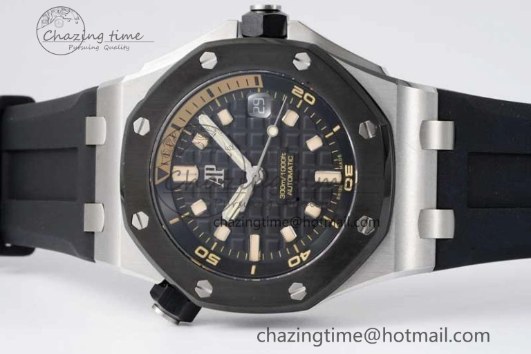 Royal Oak Offshore Diver 15720 Black Ceramic Bezel SS APF 1:1 Best Edition Black Dial on Black Rubber Strap A4308