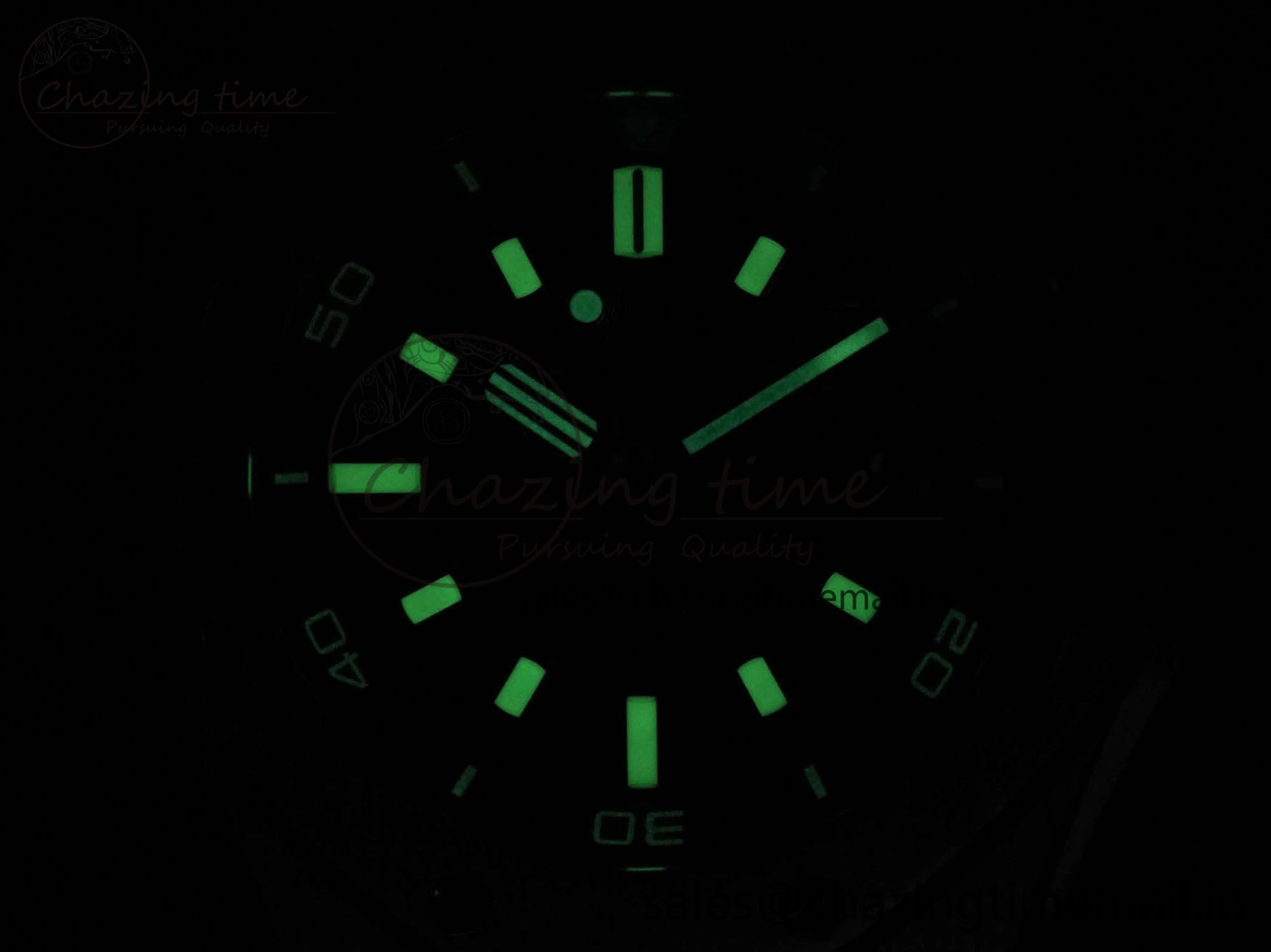 Royal Oak Offshore Diver 15720 IPF Best Edition Gray Dial on Gray Rubber Strap A4308 V2