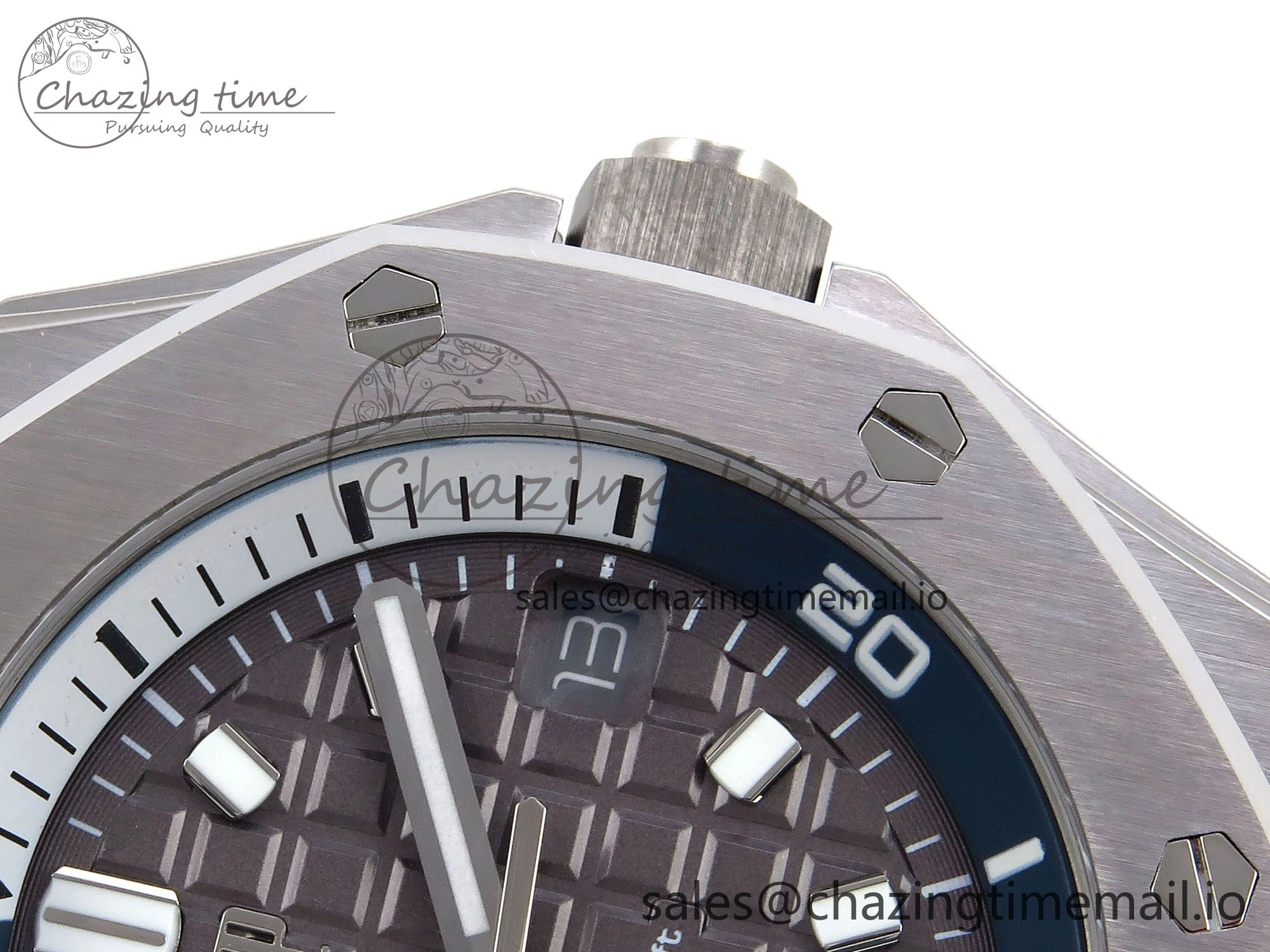 Royal Oak Offshore Diver 15720 IPF Best Edition Gray Dial on Gray Rubber Strap A4308 V2