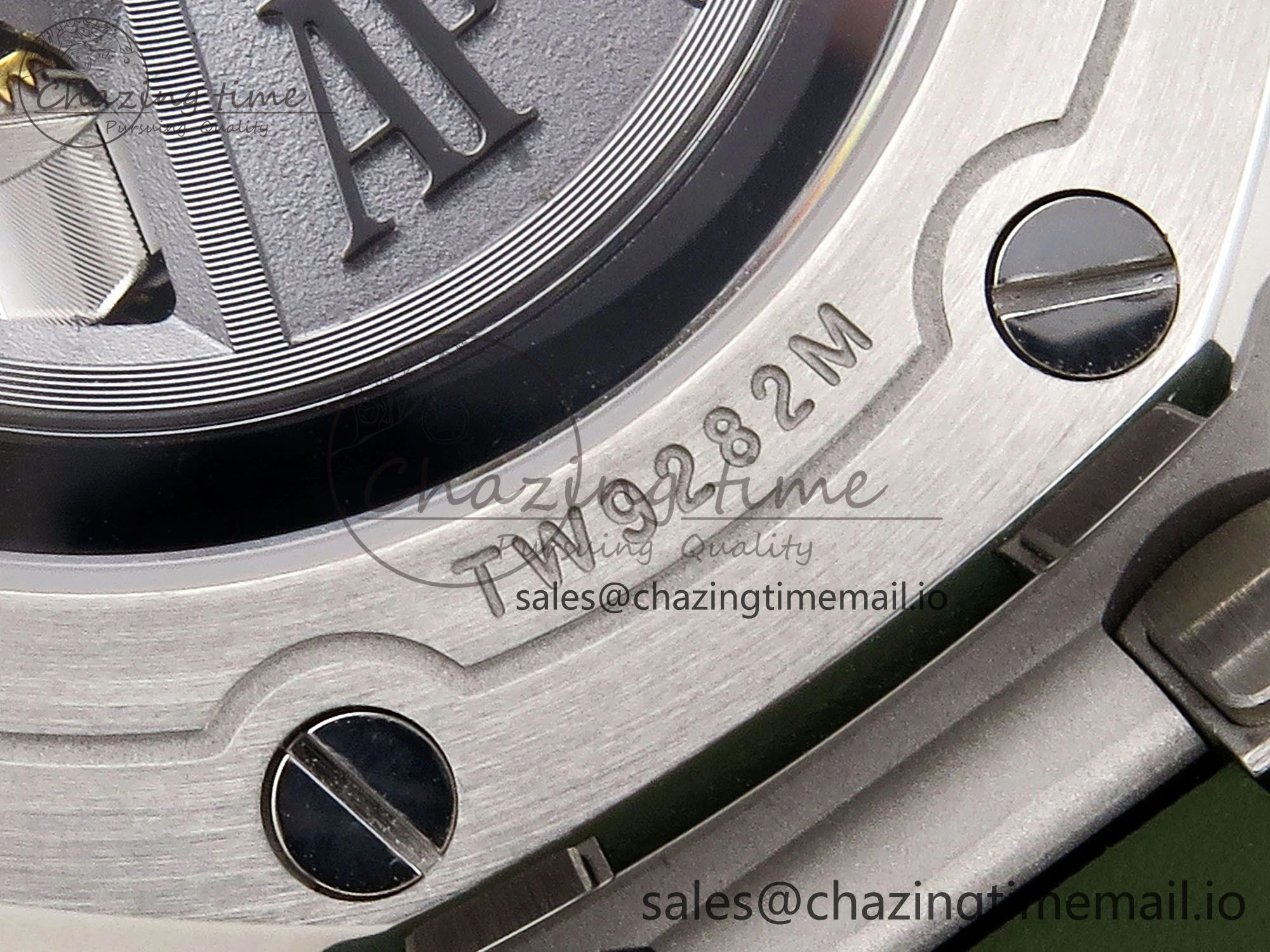 Royal Oak Offshore Diver 15720 IPF Best Edition Green Dial on Green Rubber Strap A4308 V2
