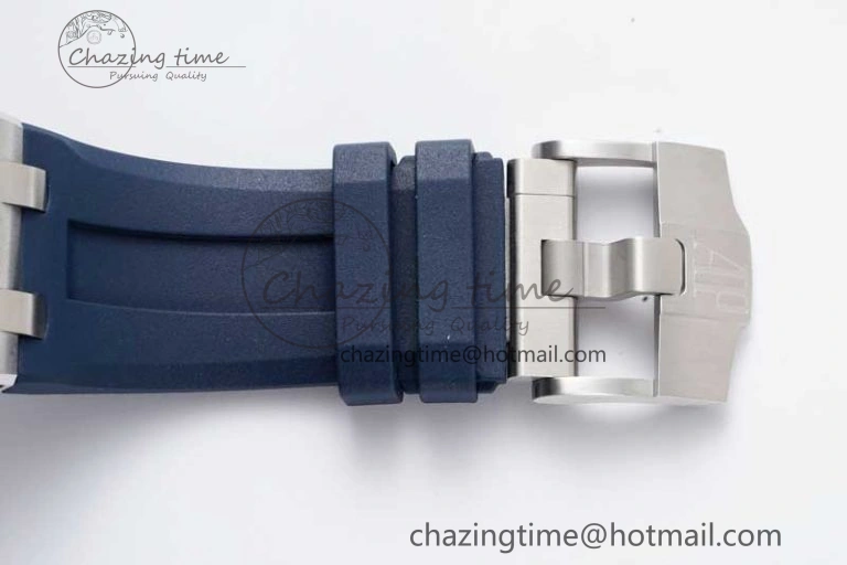 Royal Oak Offshore Diver 15720 SS APF 1:1 Best Edition Blue Dial on Blue Rubber Strap A4308