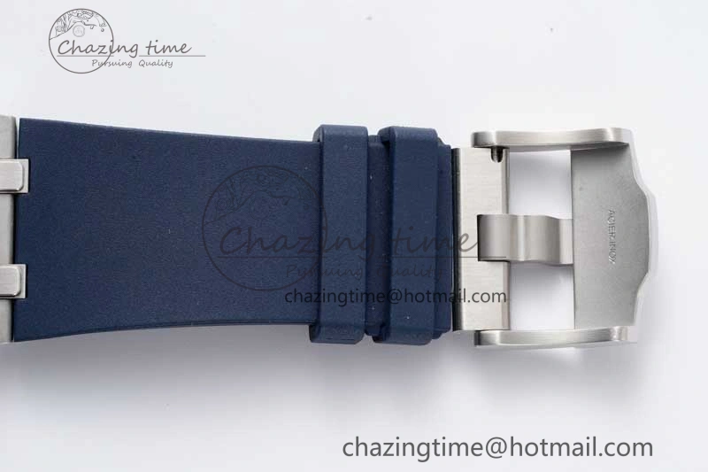Royal Oak Offshore Diver 15720 SS APF 1:1 Best Edition Blue Dial on Blue Rubber Strap A4308